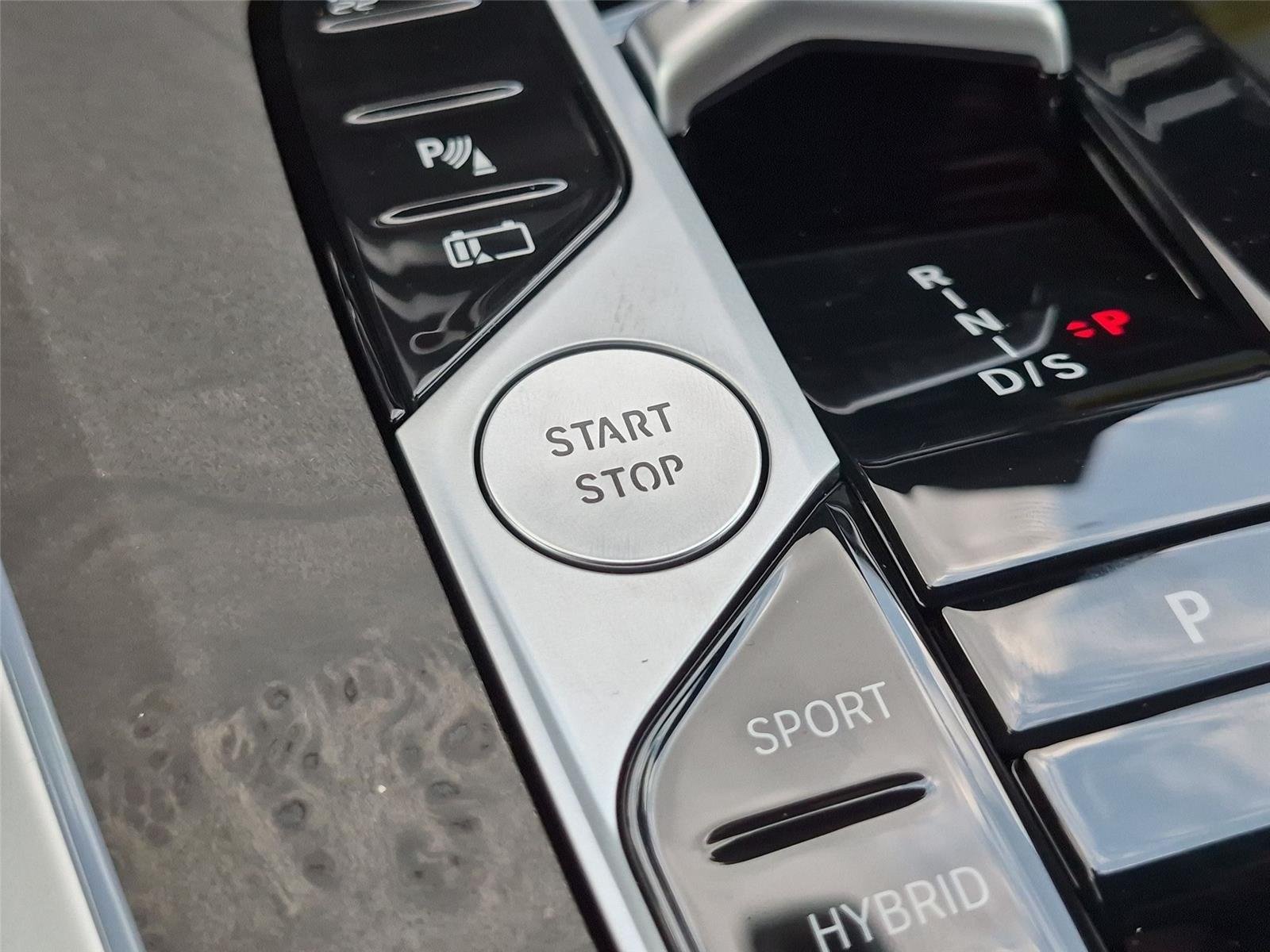 New 2026 Black Sapphire Metallic BMW xDrive50e image 30
