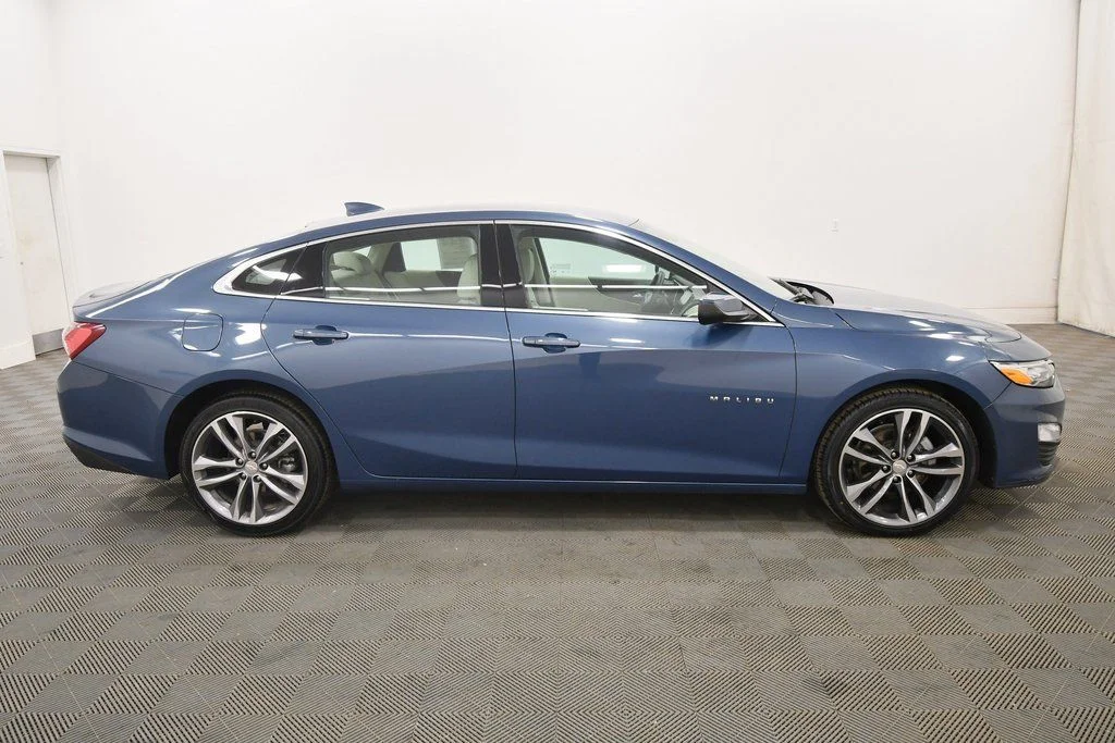 Used 2024 Blue Chevrolet LT image 9