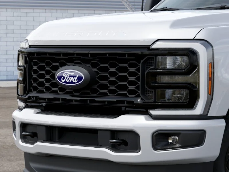 New 2027 Oxford White Ford F-250® XLT image 17