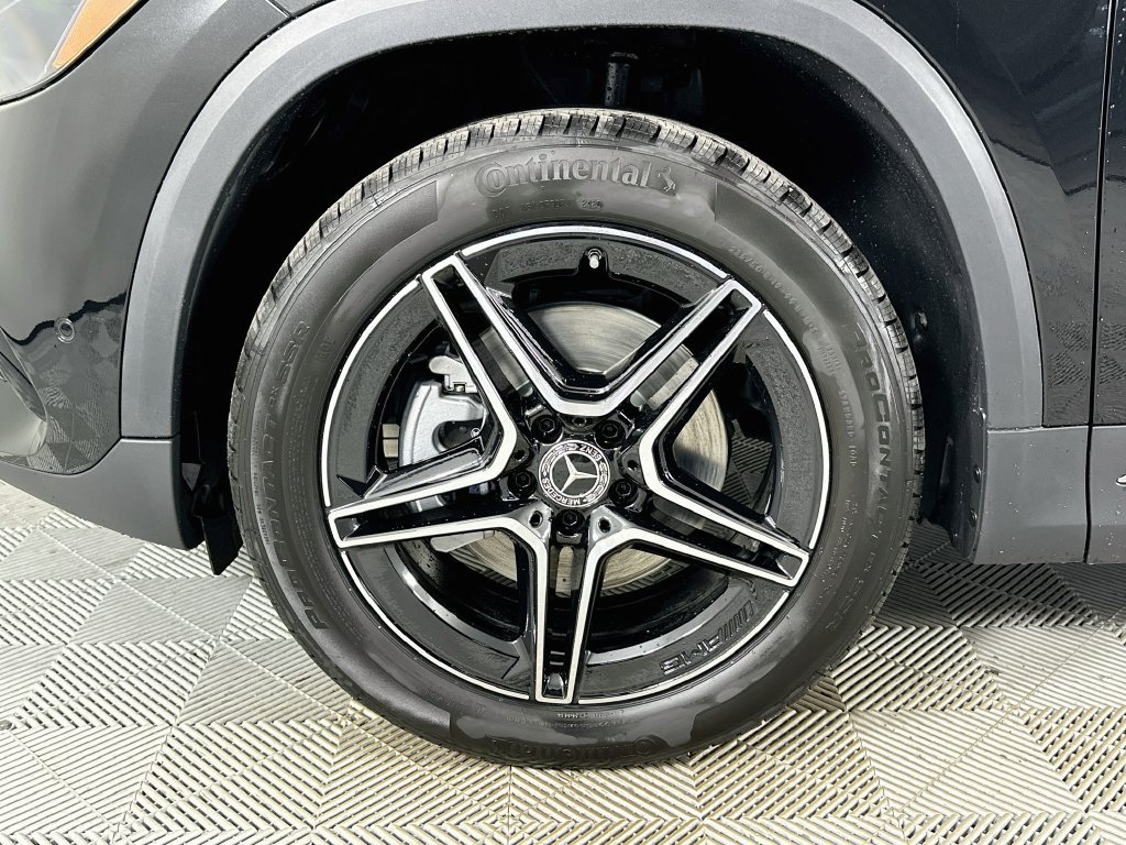 New 2026 Cosmos Black Metallic Mercedes-Benz GLA 250 image 32