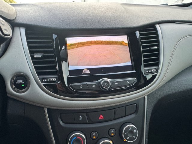 Used 2020 SUMMIT WHITE Chevrolet LT image 9