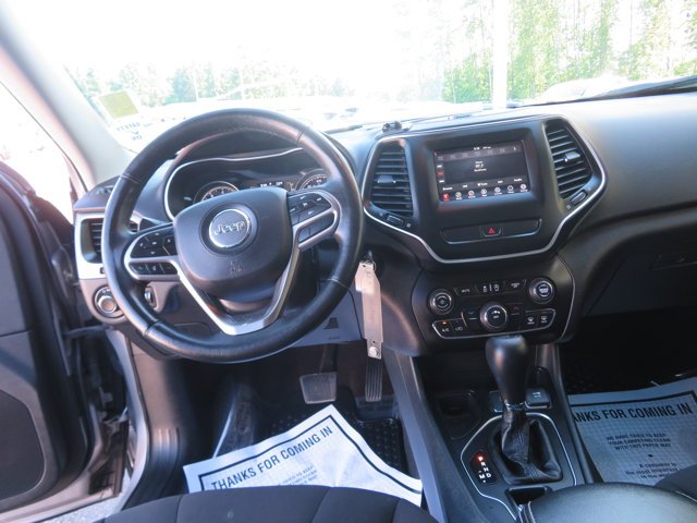 Used 2019 Gray Jeep  image 22