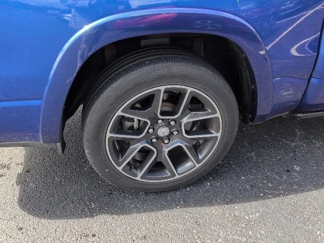 Used 2019 Blue Ram Laramie image 11