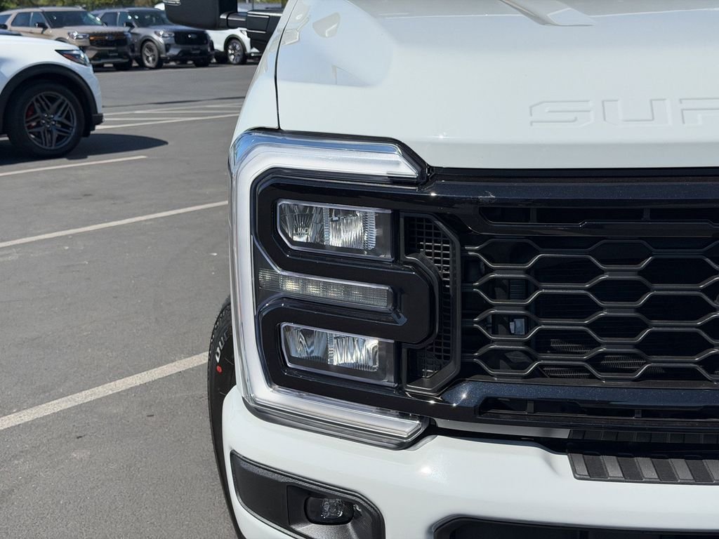 New 2026 Avalanche Ford F-250® XLT image 4