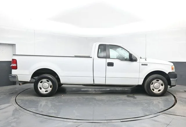 Used 2007 White Ford  image 14