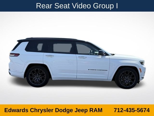Used 2025 White Jeep Summit image 10