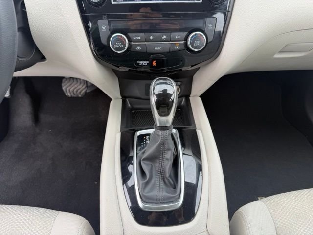 Used 2019 White Nissan SV image 29