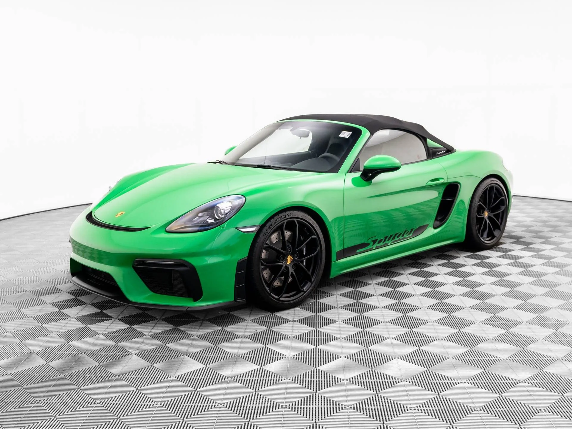 2021 Porsche 718 Cayman Spyder's photo