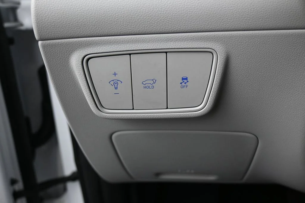 Used 2024 White Pearl Hyundai SEL image 30