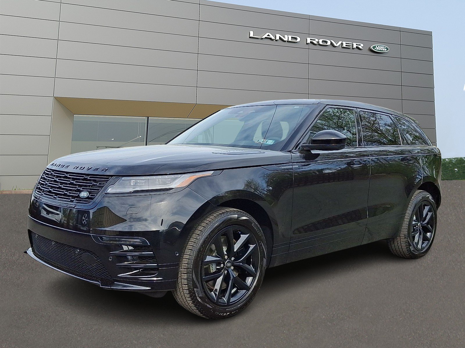 2026 Land Rover Range Rover Velar Dynamic SE