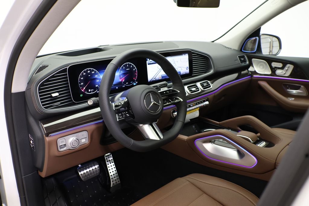 New 2026 MANUFAKTUR Moonlight White Metallic Mercedes-Benz GLS 450 image 38