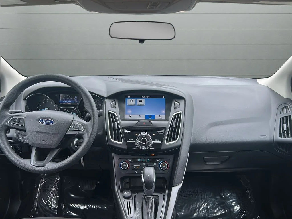 Used 2018 Blue Ford SEL image 14