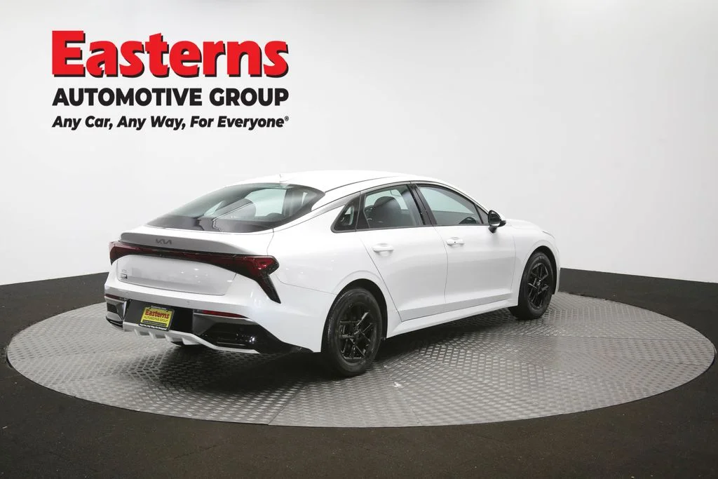 Used 2025 White Kia LXS image 40