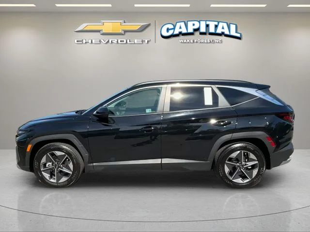 Used 2025 Black Hyundai SEL image 2