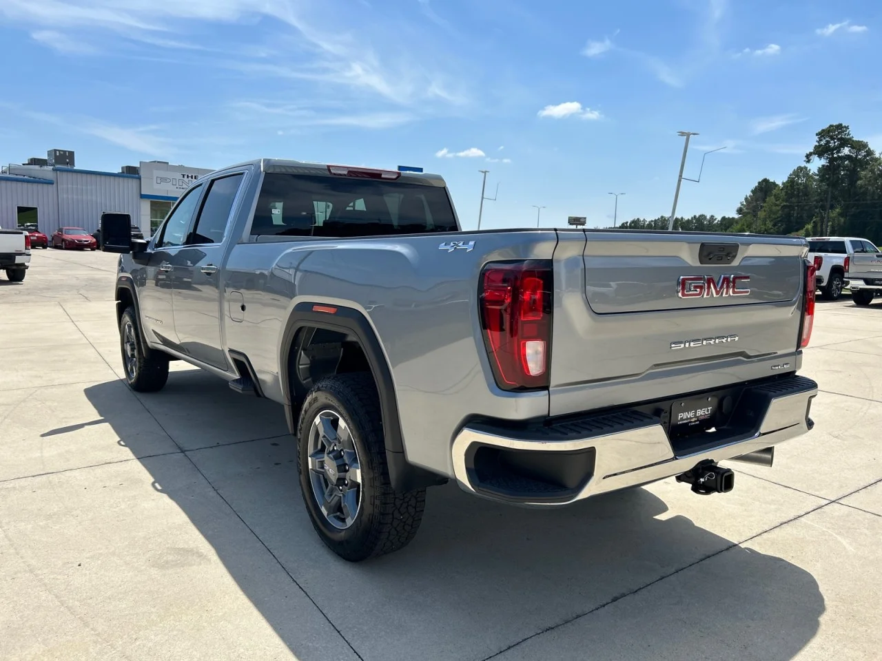 New 2026 Sterling Metallic GMC SLE image 4
