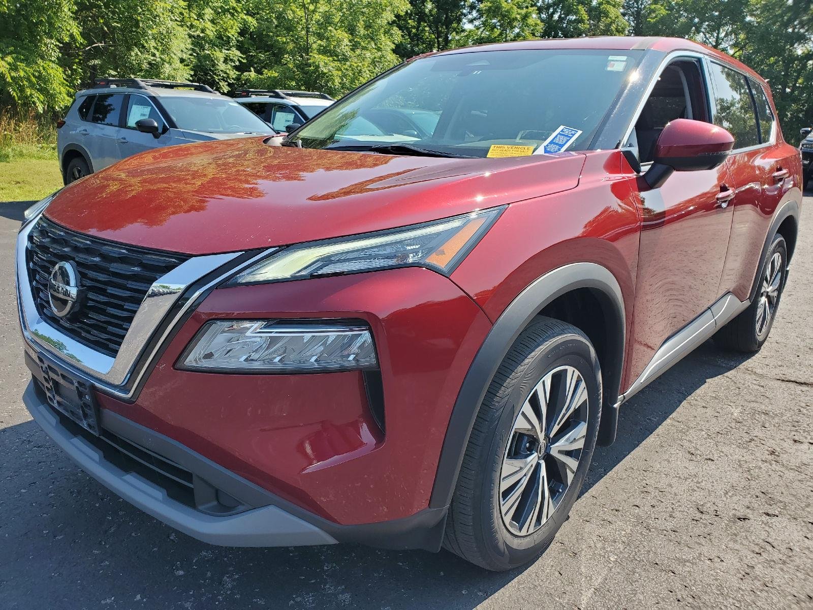 Used 2021 Scarlet Ember Tintcoat Nissan SV image 4