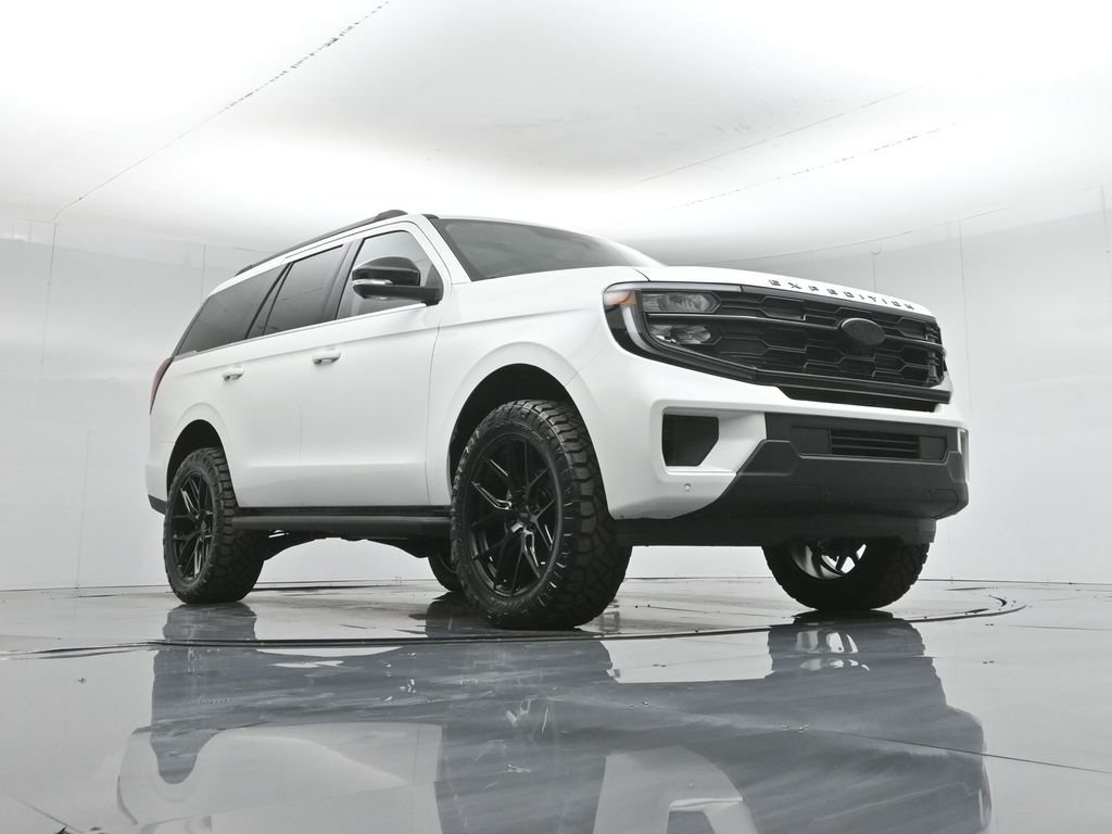 New 2026 Star White Metallic Tri-Coat Ford Active image 47