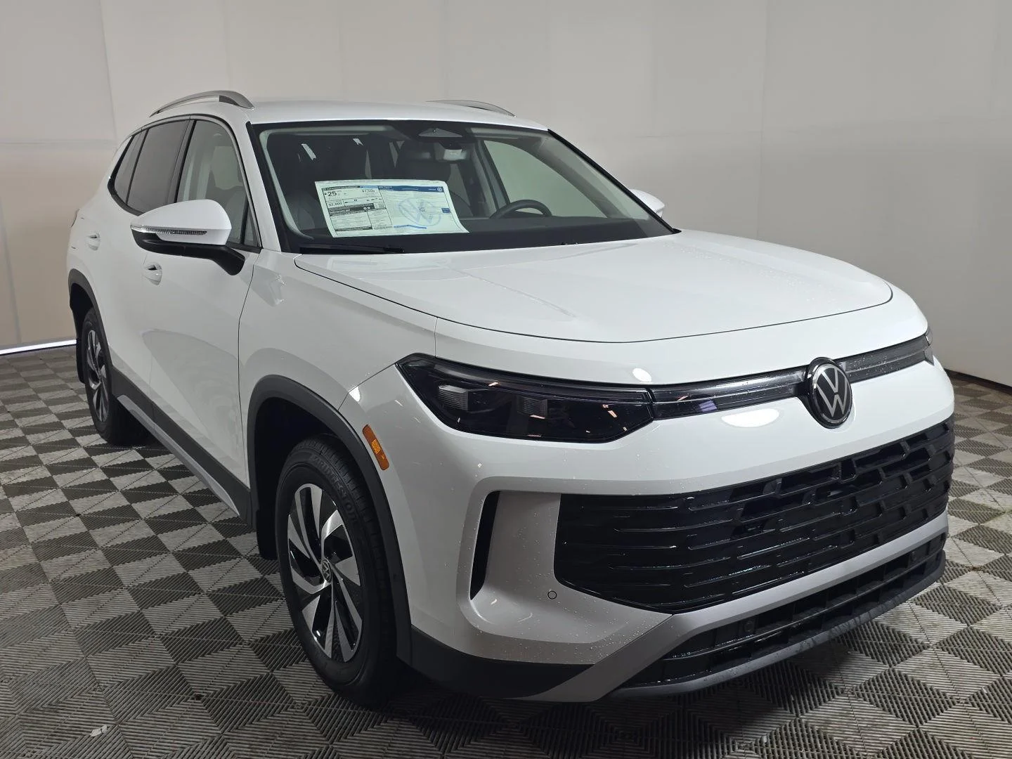 2026 Volkswagen Tiguan 2.0T S 4Motion's photo