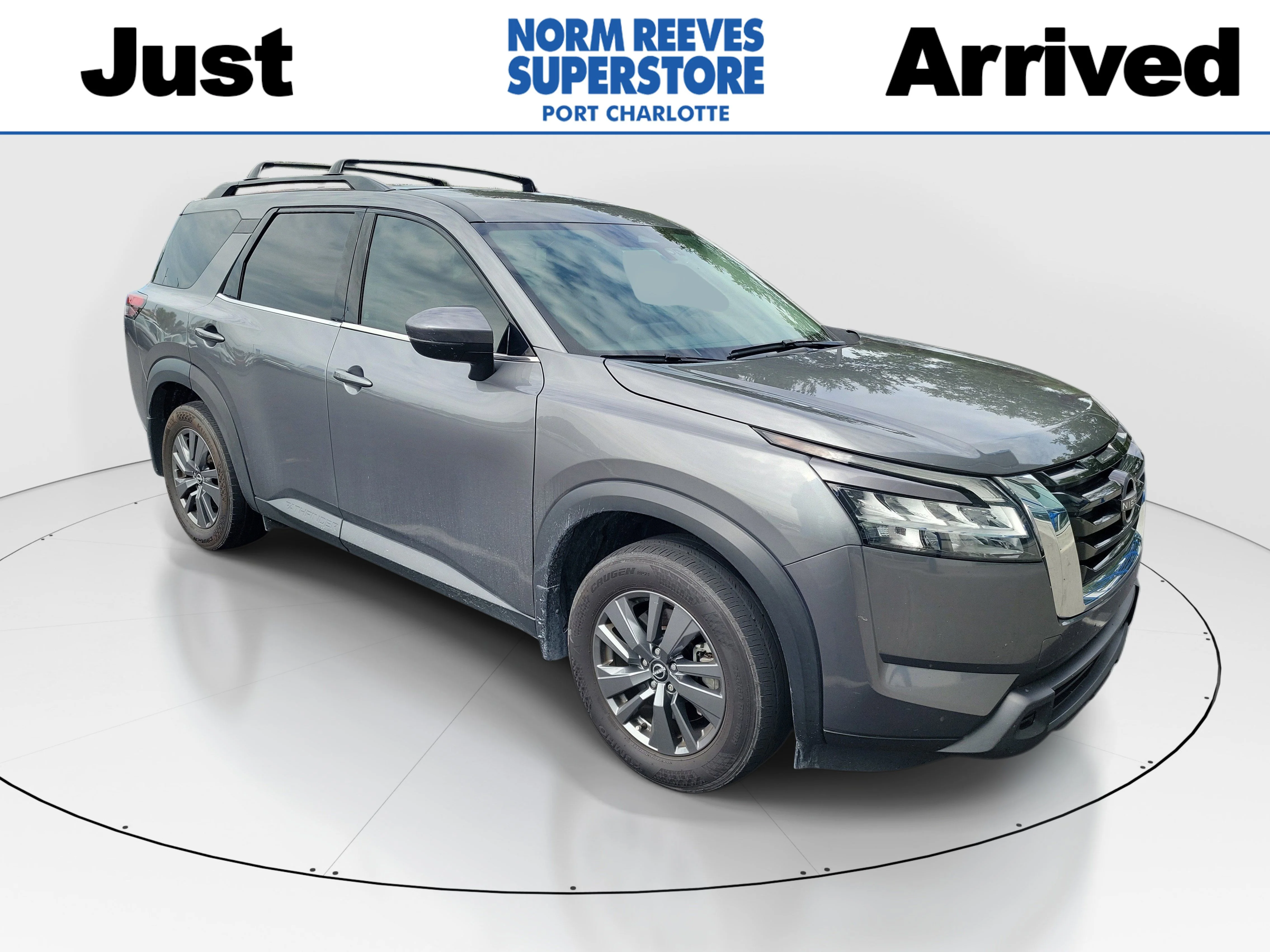 2022 Nissan Pathfinder SV 2WD's photo