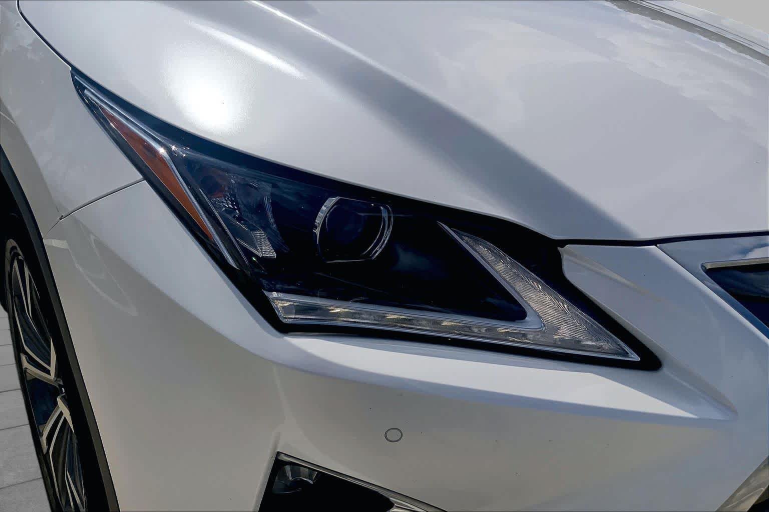Used 2018 Eminent White Pearl Lexus  image 27