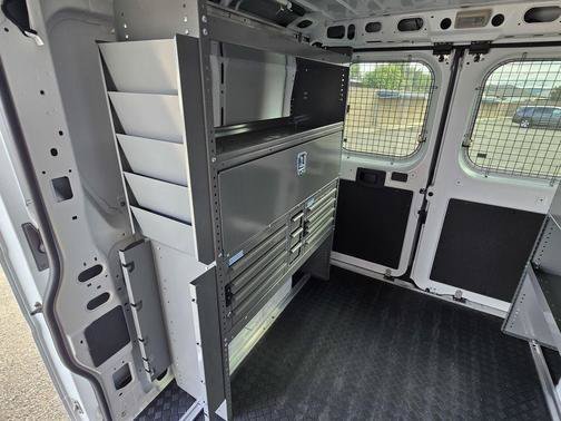 Used 2025 White Ram Base image 10