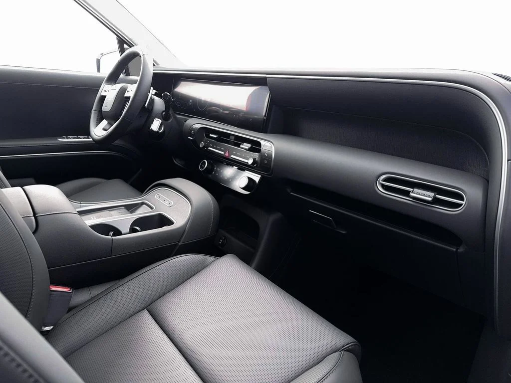 New 2026 Gray Hyundai SEL Premium image 10