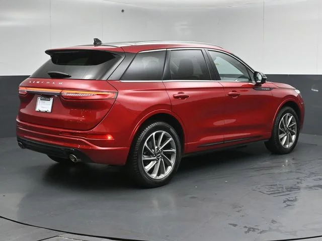 Used 2023 Red Lincoln Grand Touring image 7