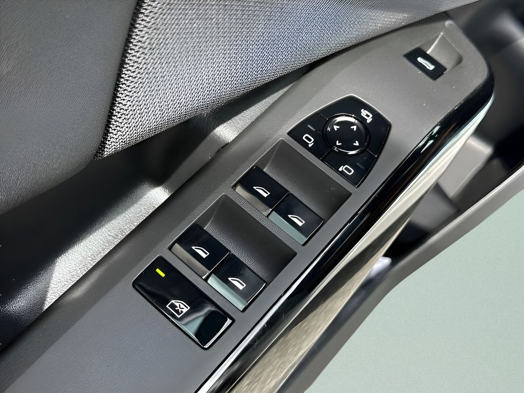 New 2026 Alpine White BMW 30 xDrive image 12