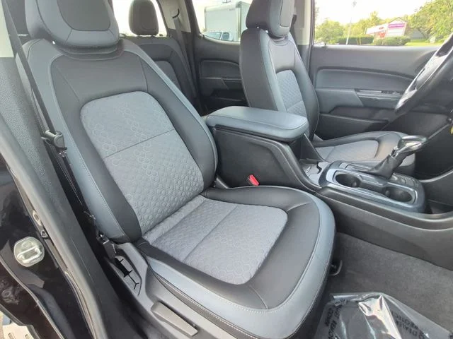 Used 2022 Black Chevrolet Z71 image 34