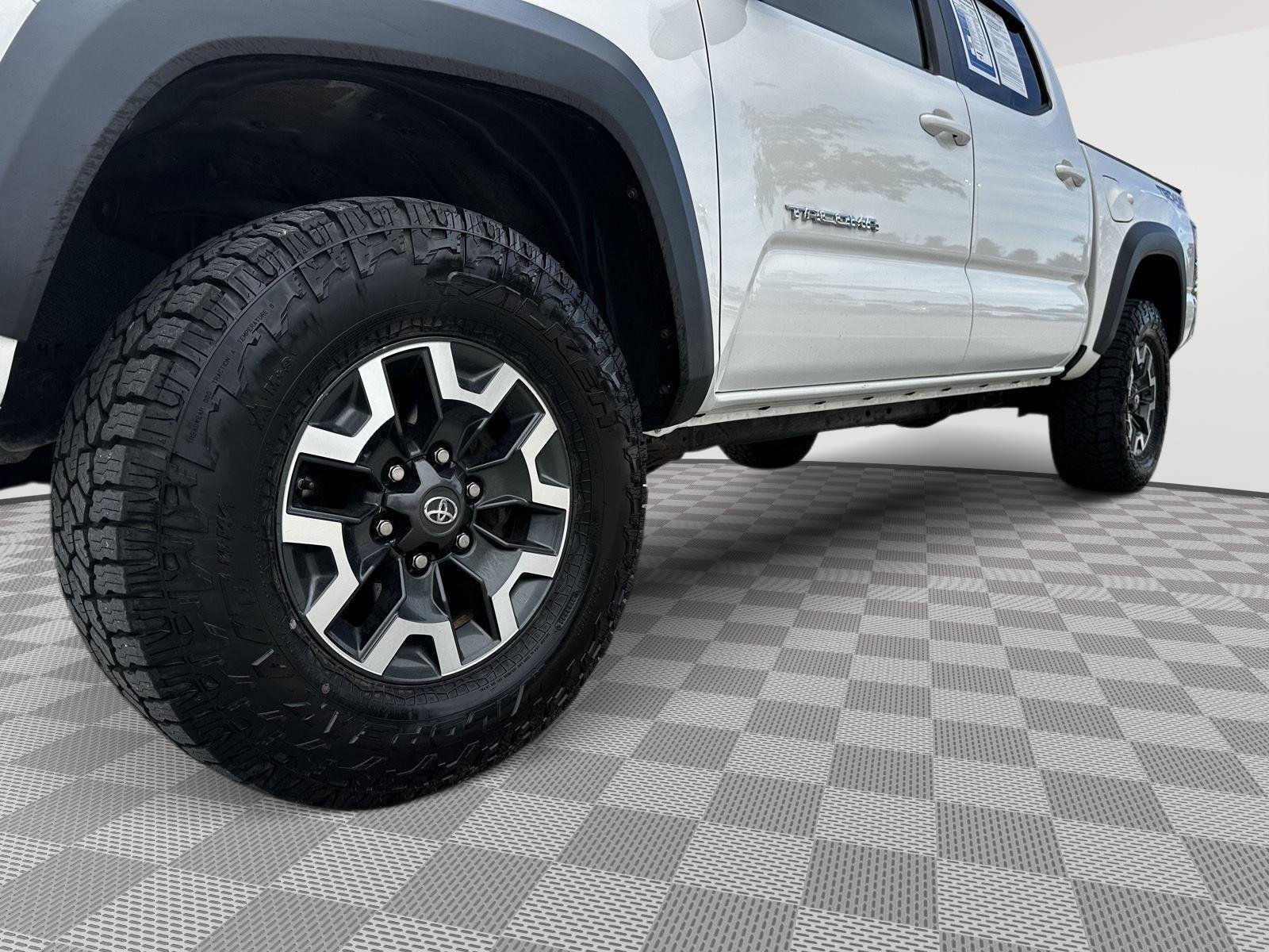Used 2017 Super White Toyota TRD Off-Road image 6