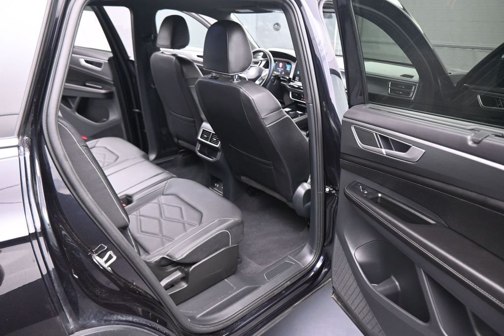 Used 2026  Volkswagen SE w/Technology image 45