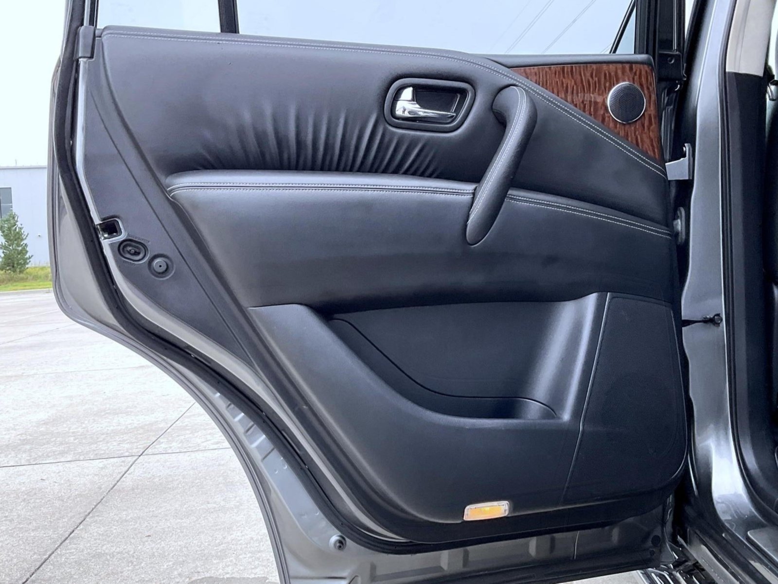 Used 2017 Gun Metallic Nissan Platinum image 23