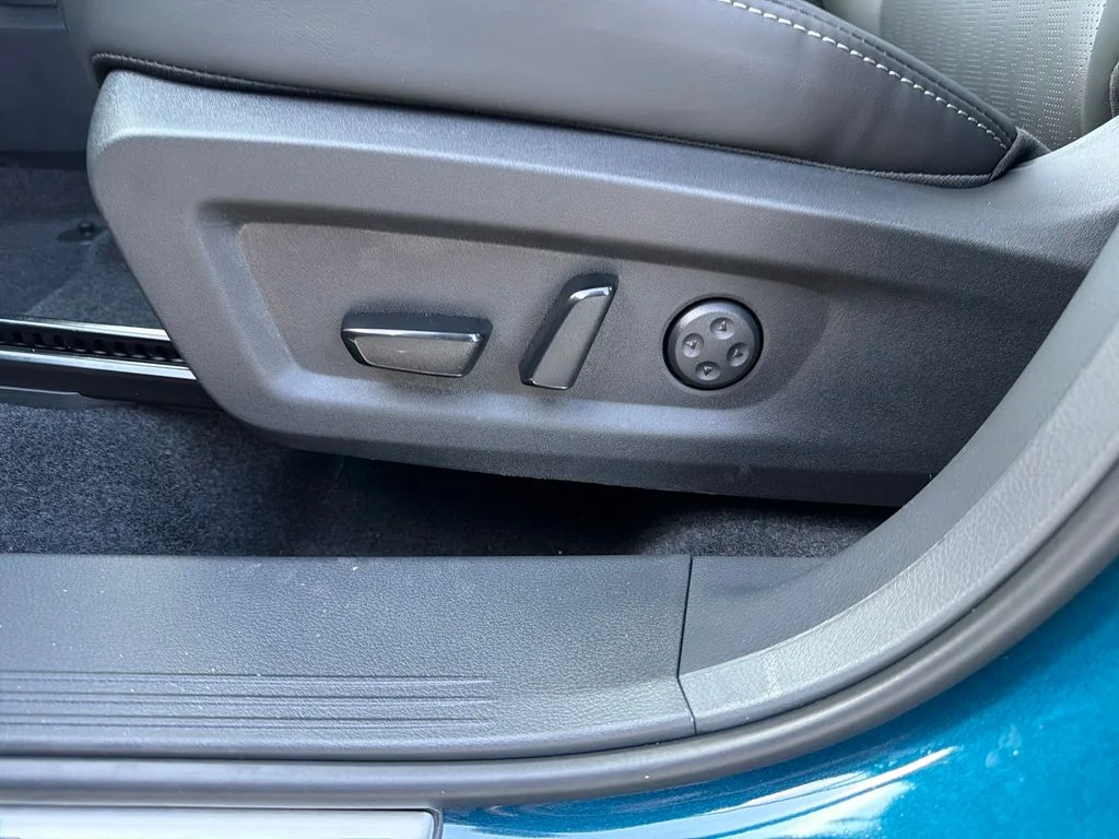 New 2026 Aurora Blue Pearl Metallic Nissan Platinum image 17