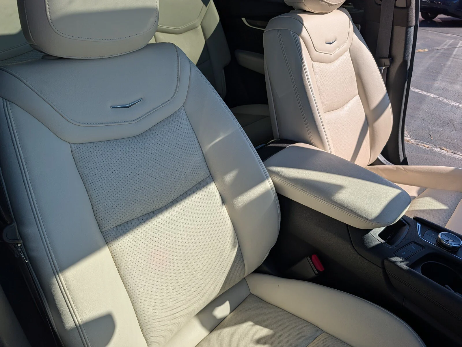 2023 Cadillac XT6 Sport - Photo 32