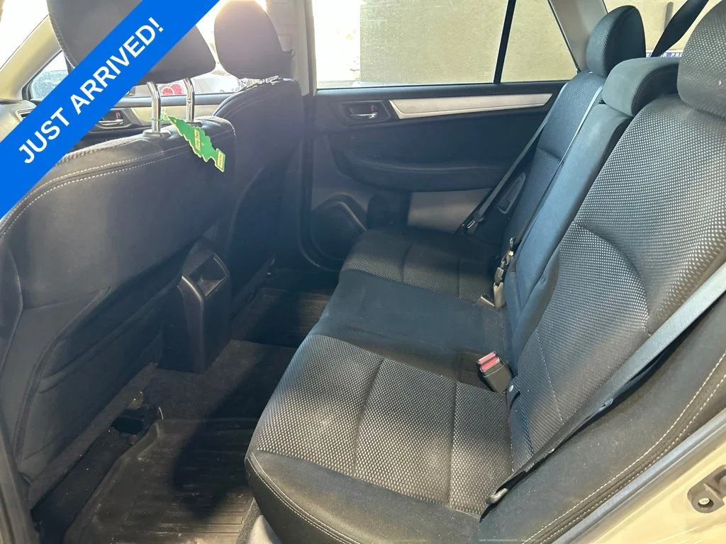 Used 2015 Crystal White Pearl Subaru 2.5i Premium image 6