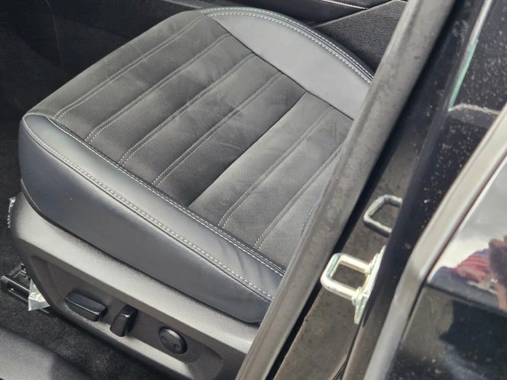 Certified Used 2025 Blue Mitsubishi SE image 19