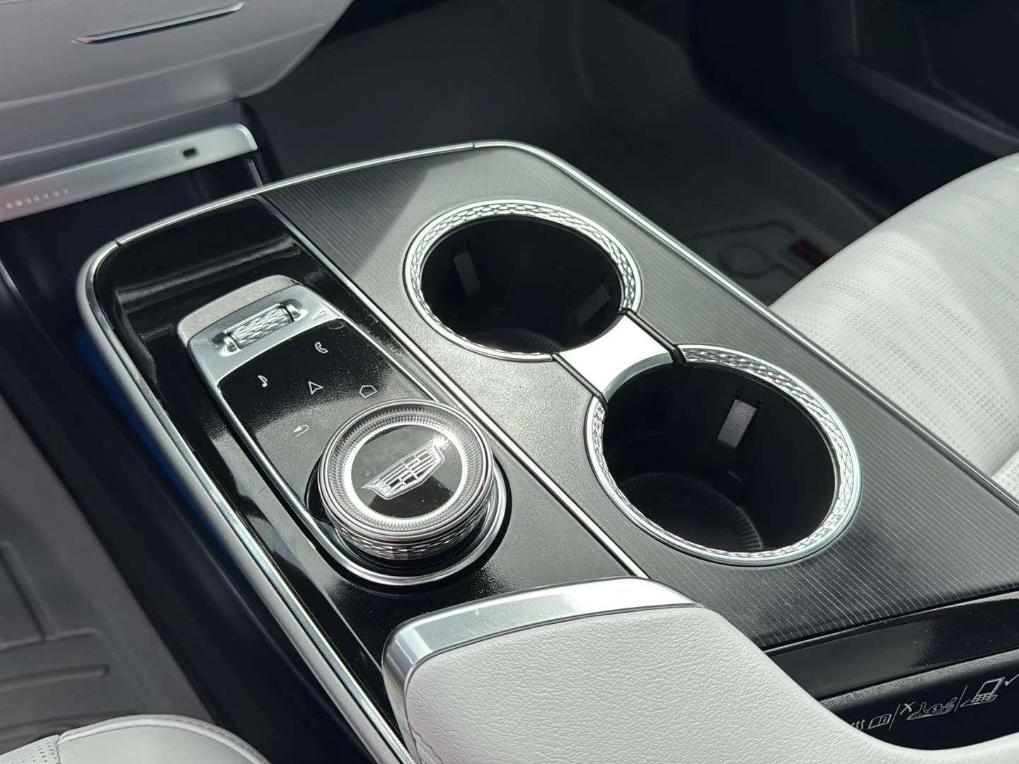 2024 Cadillac LYRIQ Sport 1 - Photo 24