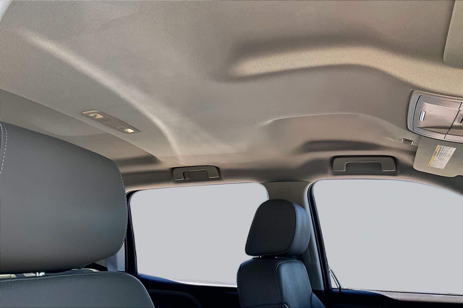 Used 2015 White Diamond Tricoat GMC SLT image 11