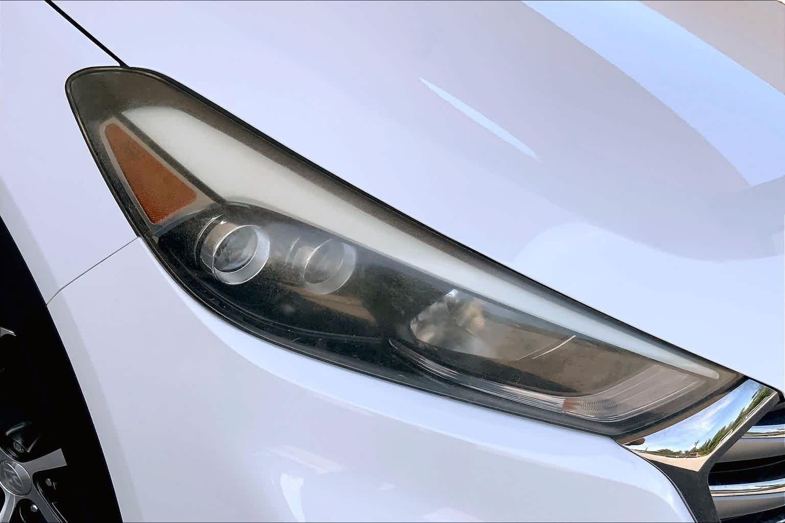 Used 2018 Dazzling White Hyundai Limited image 28
