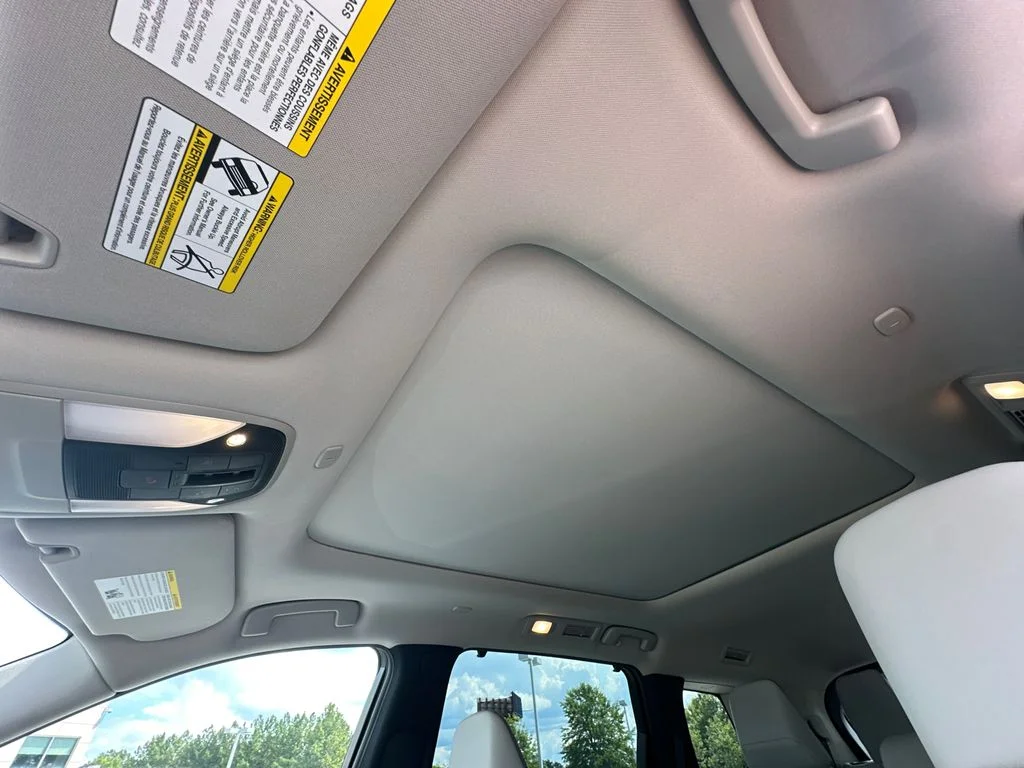 Used 2026 Silver INFINITI LUXE image 30