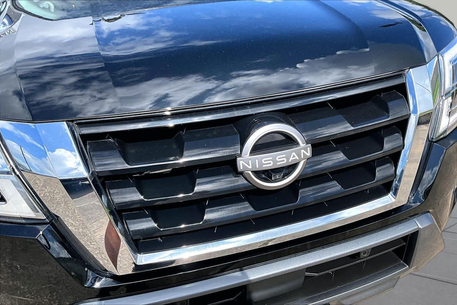 Used 2023 Super Black Nissan Platinum image 28
