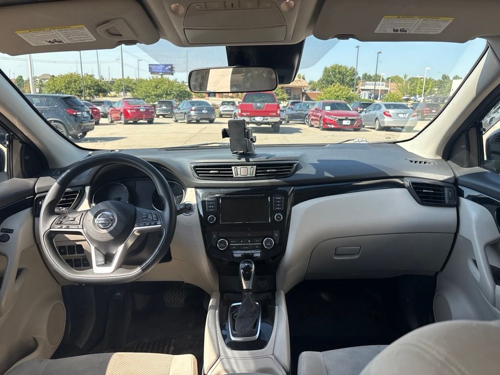 Used 2020 Magnetic Black Pearl Nissan SV image 31
