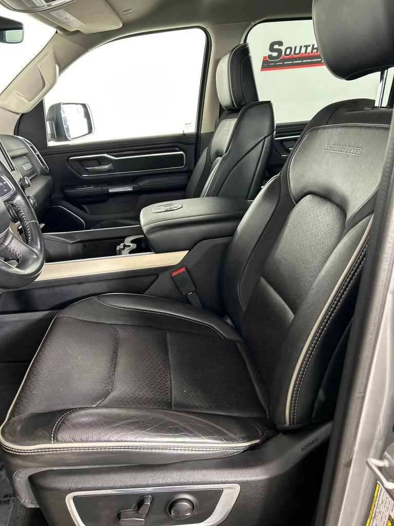 Used 2022 Silver Ram Laramie image 12