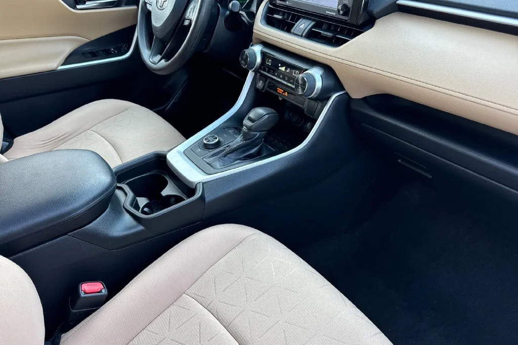 Used 2021 Super White Toyota XLE image 20