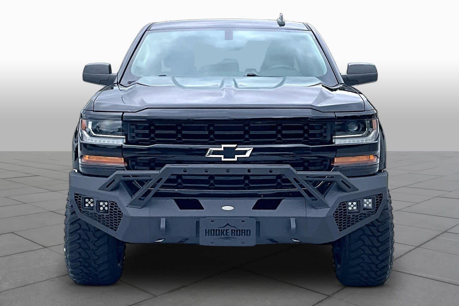 Used 2018 Black Chevrolet Custom image 4