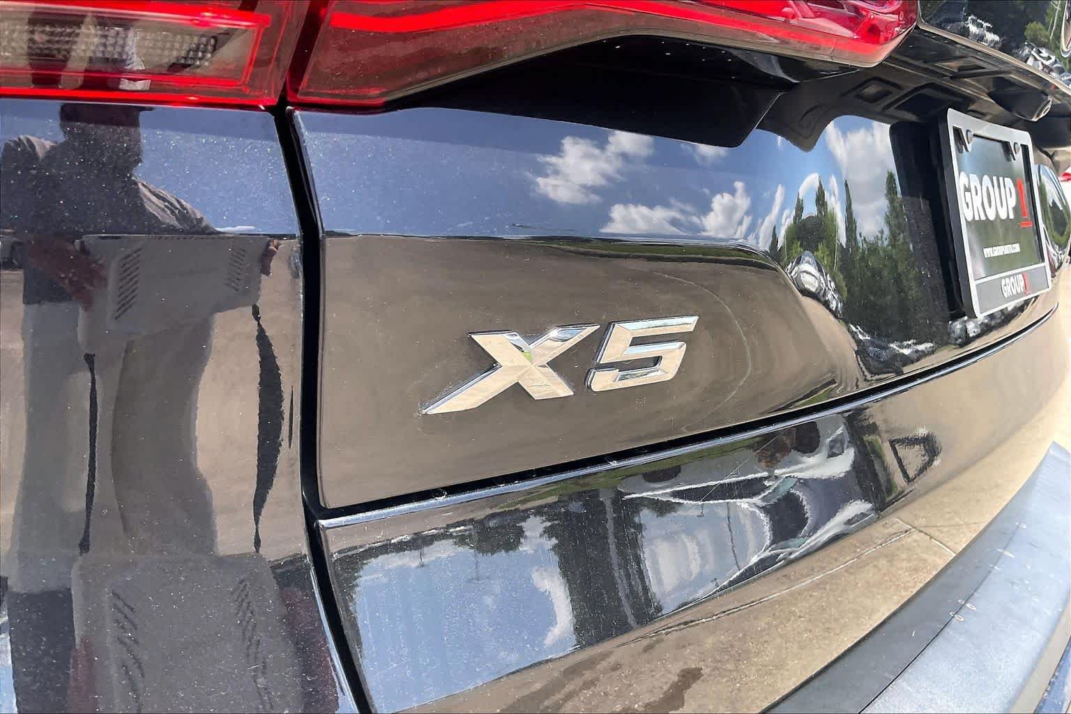 Used 2019 Black Sapphire Metallic BMW xDrive40i image 29