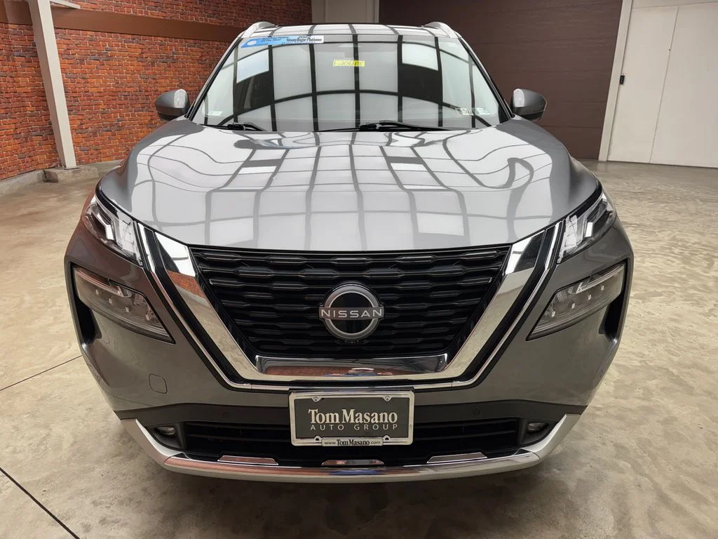 Certified Used 2022 Gun Metallic Nissan Platinum image 9