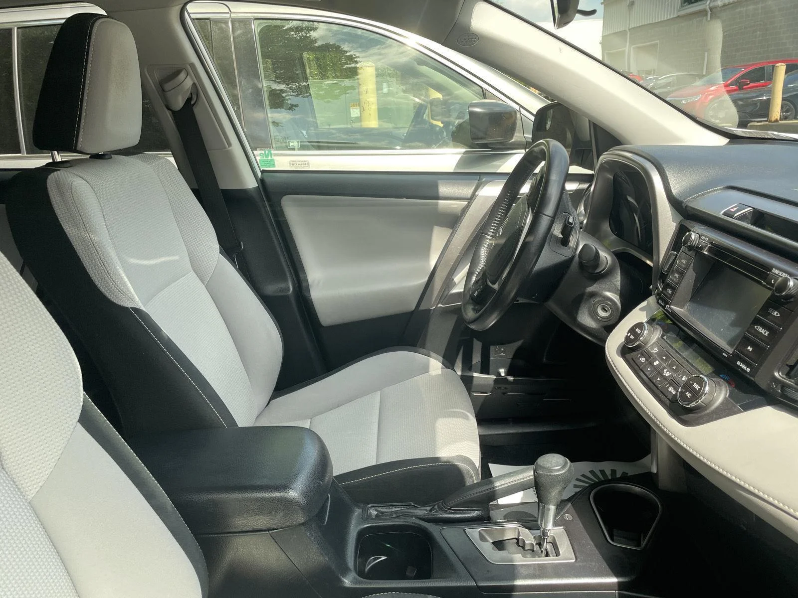 Used 2017 Super White Toyota XLE image 6