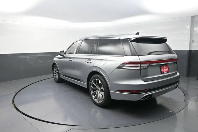 Used 2022 Silver Lincoln Grand Touring image 63