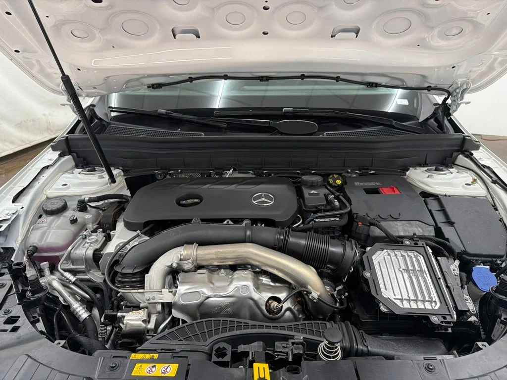 New 2026 White Mercedes-Benz GLB 250 image 30